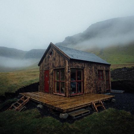 Mulafossur Cottage No 3 By Famous Waterfall In Gasadalur Экстерьер фото